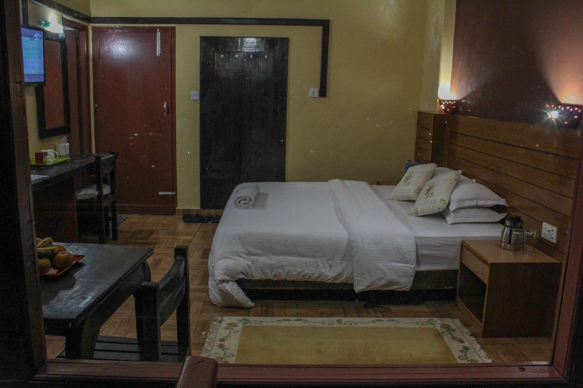 Hotel Tourist Residency Pokhara Exterior foto